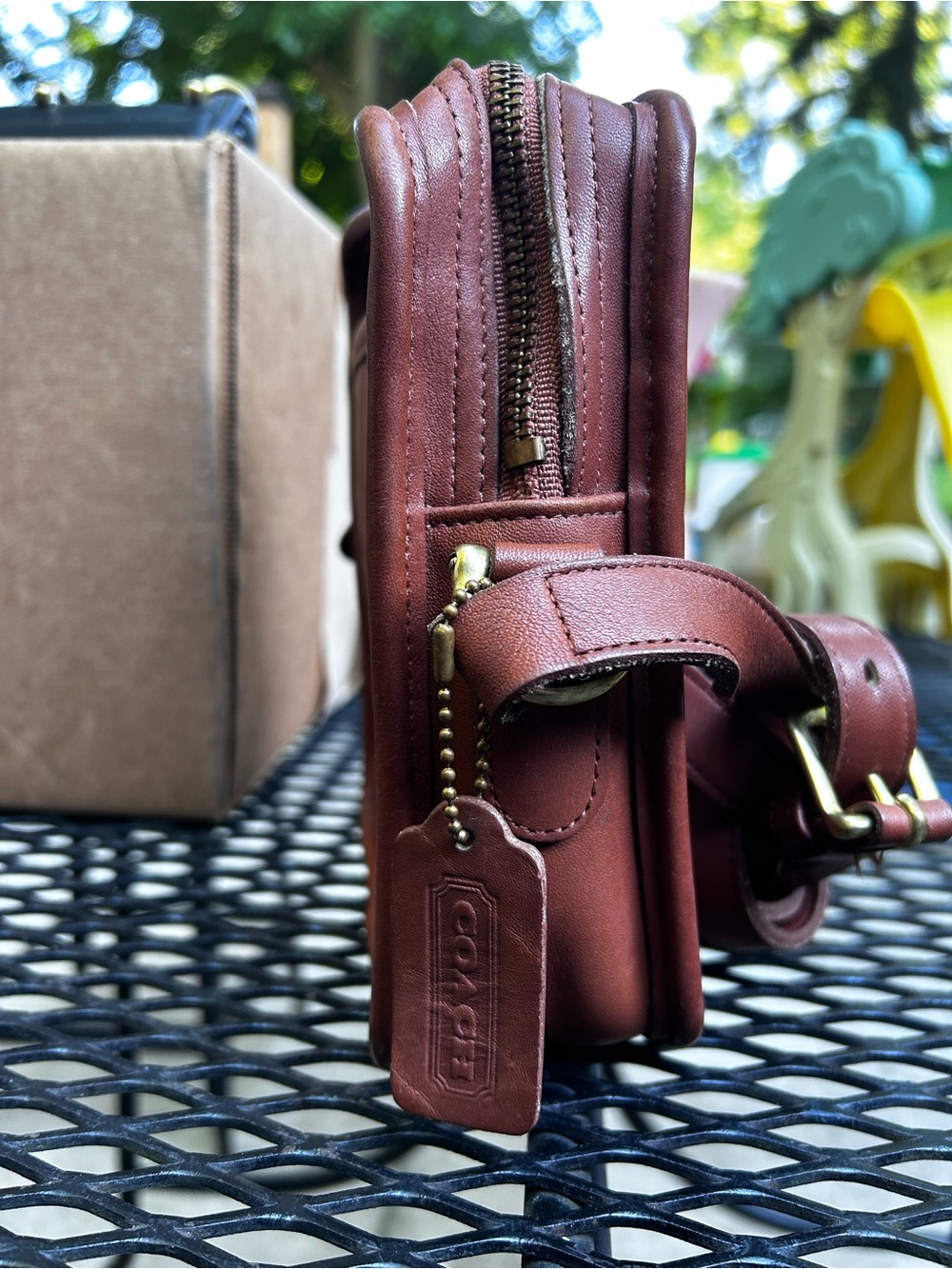 Coach Vintage Leather Side Kick Pouch in British Tan - Picture 4 of 6